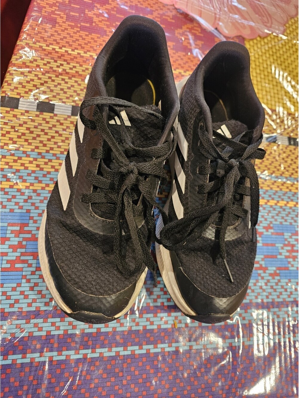 Adidas Boys Sneakers Size 6 Black And White